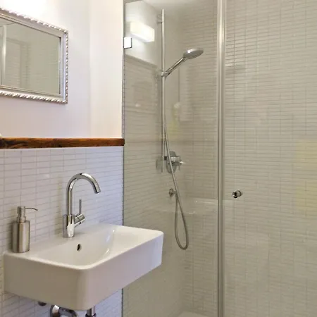 Pensión Ata Omo Colonia